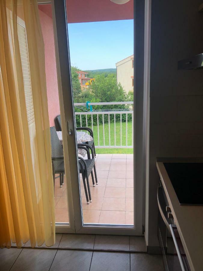 Apartman Snjezana Malinska Exterior foto